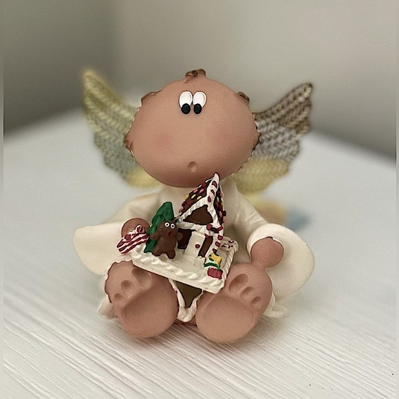 🎄 Angel Cheeks Christmas Figurines – Set of 5 🎁 - Picture 2 of 9
